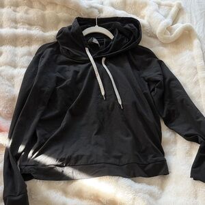 Vuori Black cropped hoodie women’s sweatshirt